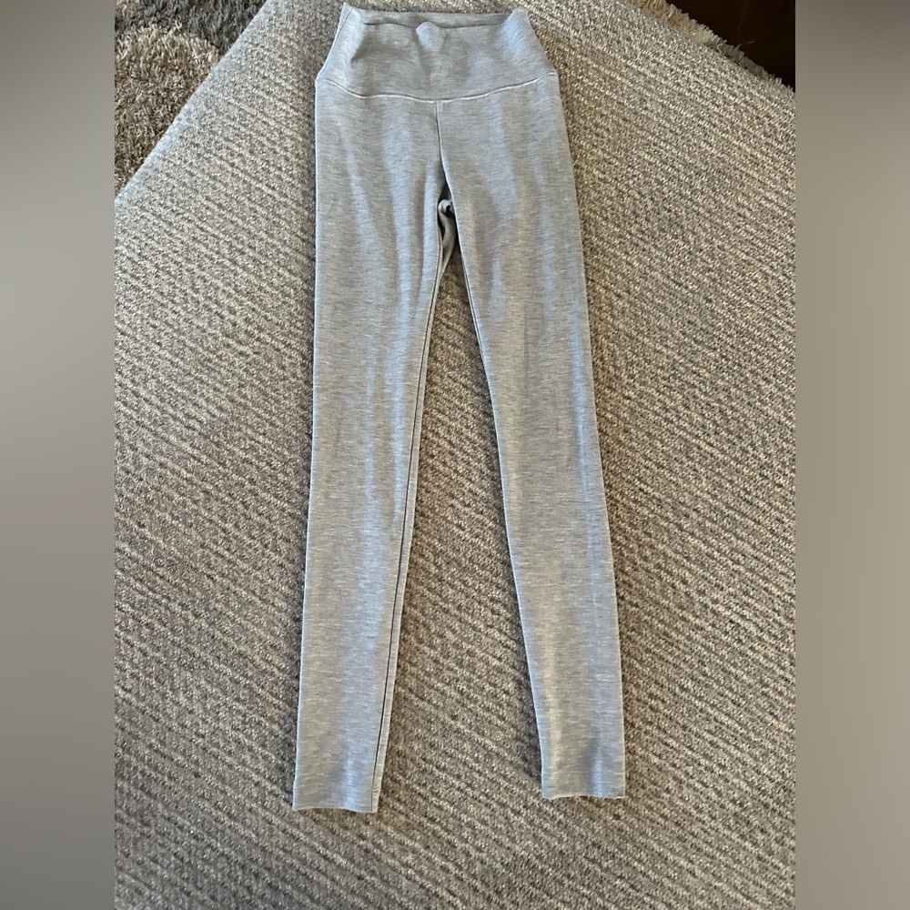 WHITE HOUSE BLACK MARKET gray WKND legging, EUC!